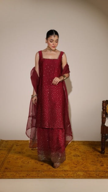 Anari Outfit 1