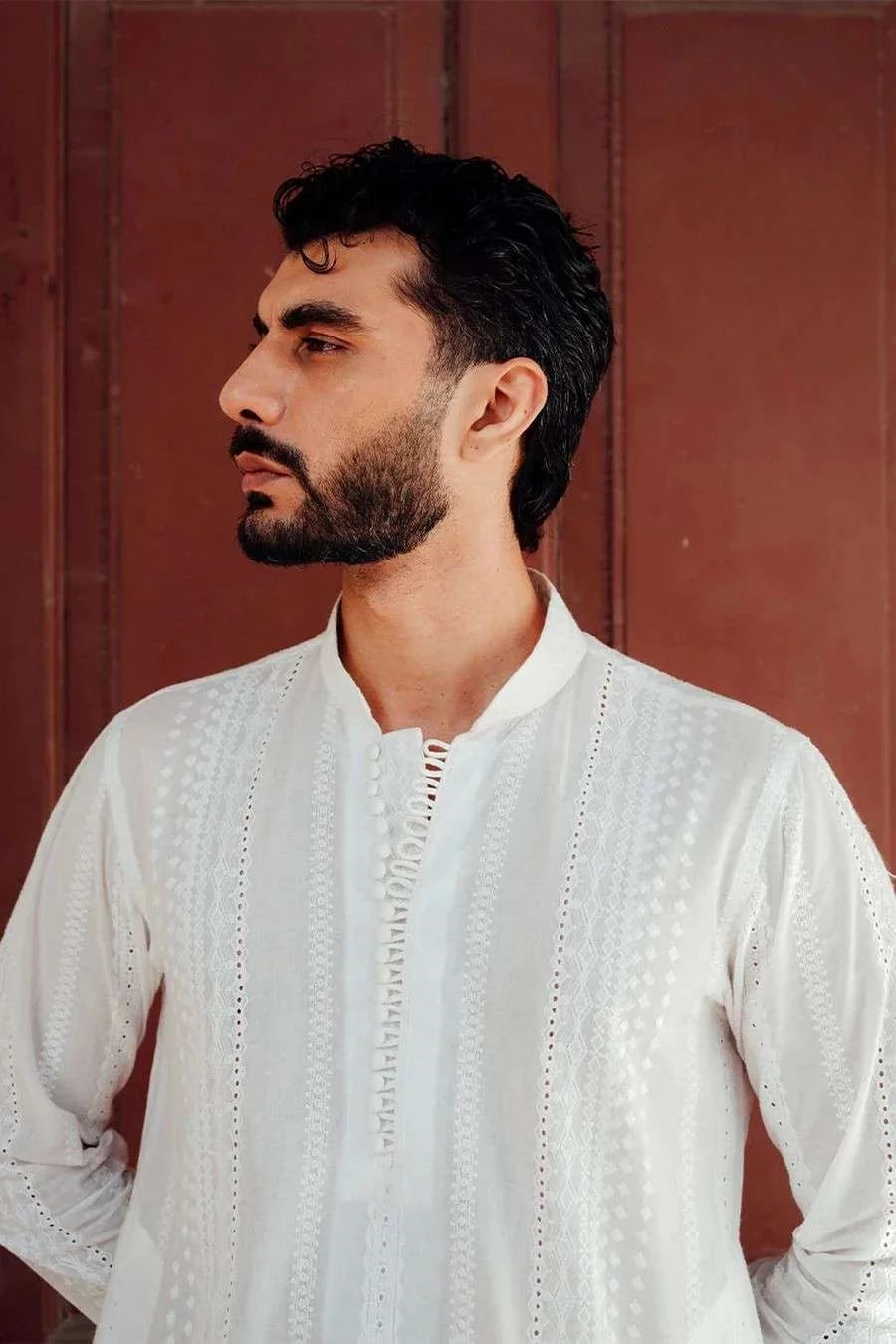 WHITE CHIKANKARI KURTA PAJAMA