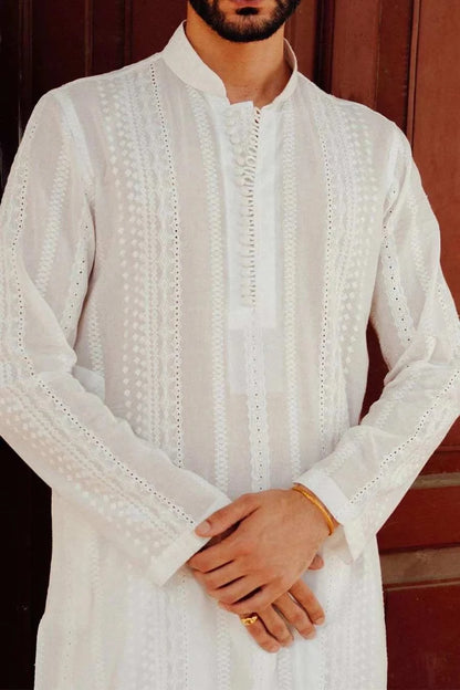 WHITE CHIKANKARI KURTA PAJAMA