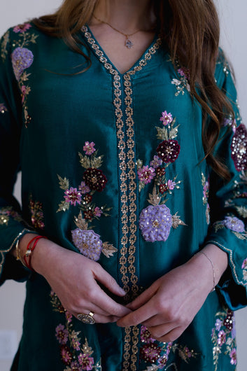 Shirin-19 Teal Tale