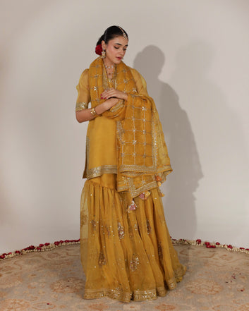 Dandelion Yellow Outfit